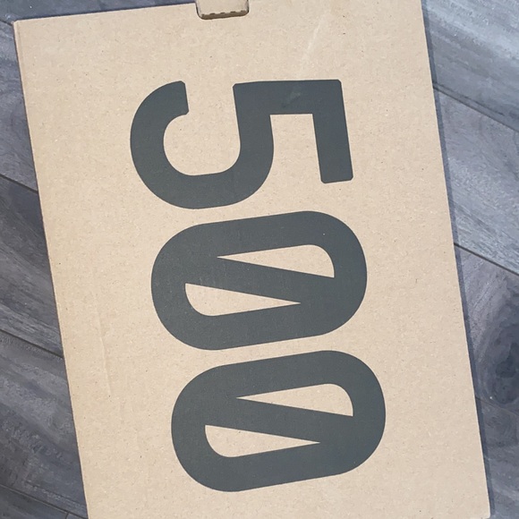 Never been worn brand new yeezys 500 claybrown authentic size 6.5 - Picture 3 of 3